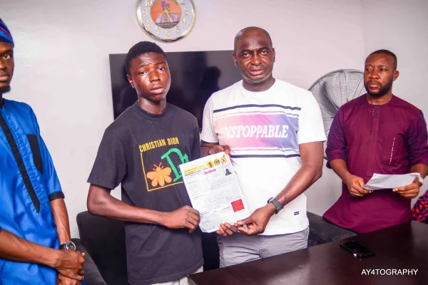 Hon Adeseyi Lawal Gives Jamb Form To 250 Students In Ikeja constituency 1