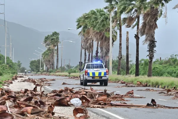 Hurricane Melissa Devastates Jamaica, Leaves Island Flooded and Powerless